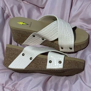 Make offer! Volatile wedges size 7